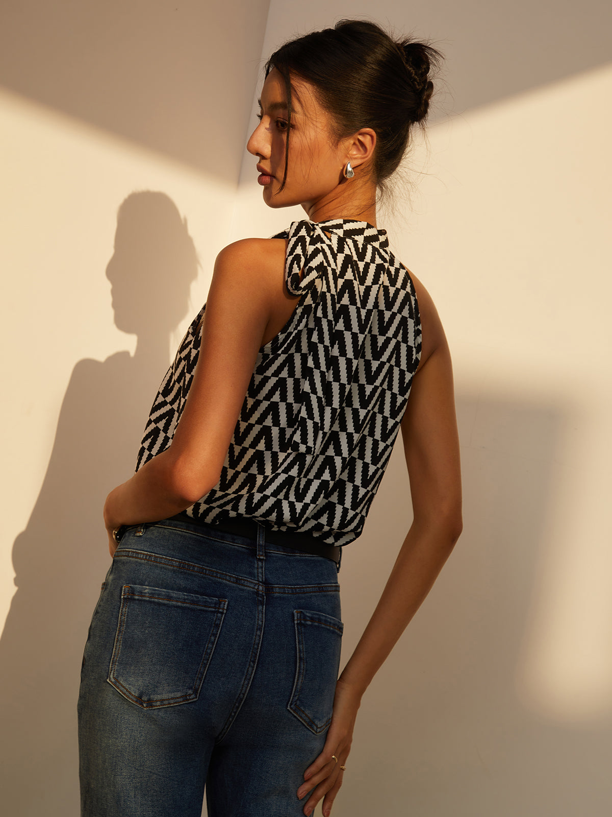 Chevron Print Tie Neck Knotted Blouse